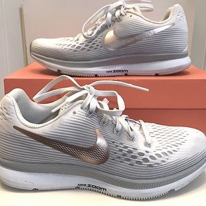 Nike Air Zoom LIKE NEW Pegasus 34 Running Sneaker 6